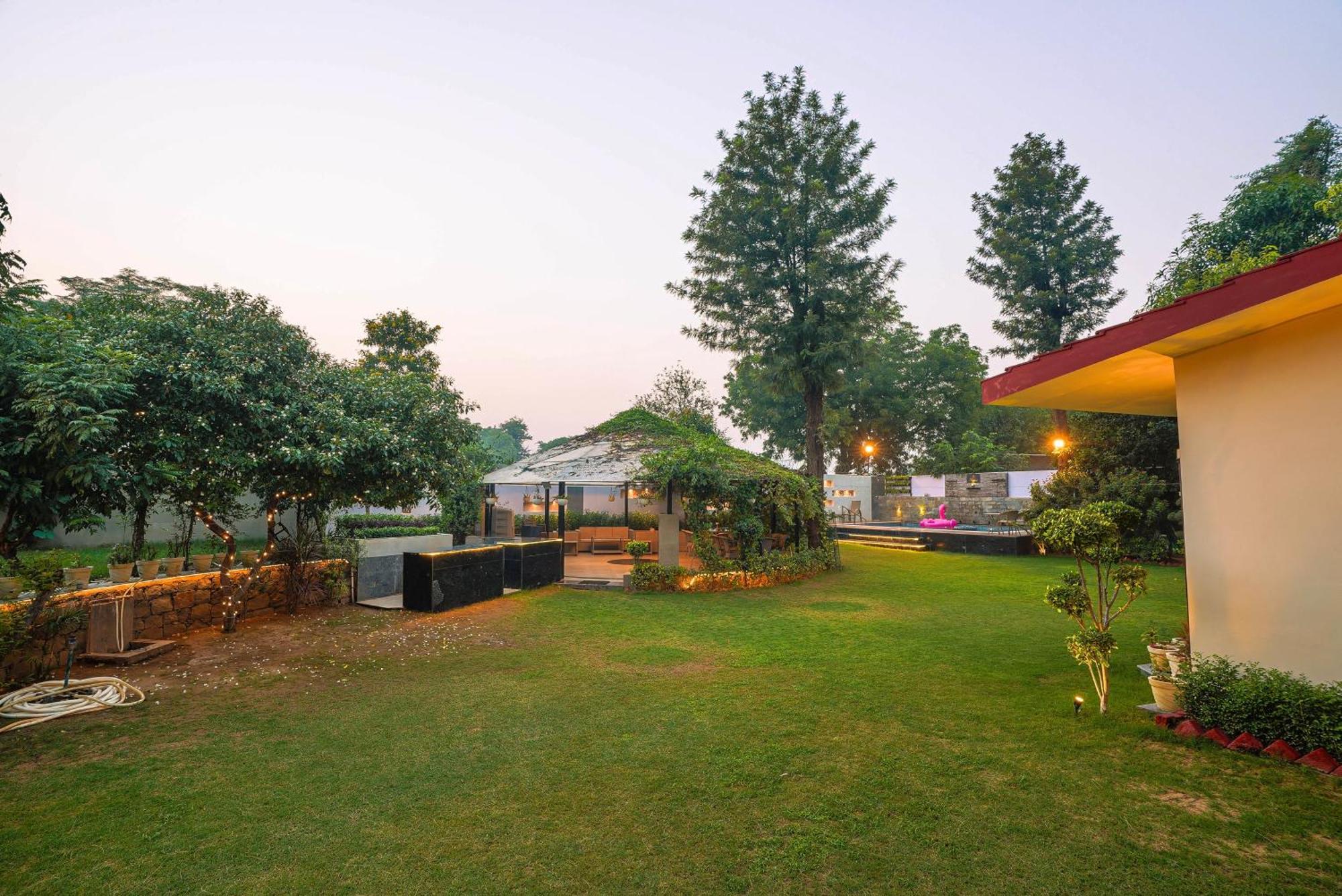 Farm The Retreat - With Private Pool Villa Manesar Bagian luar foto