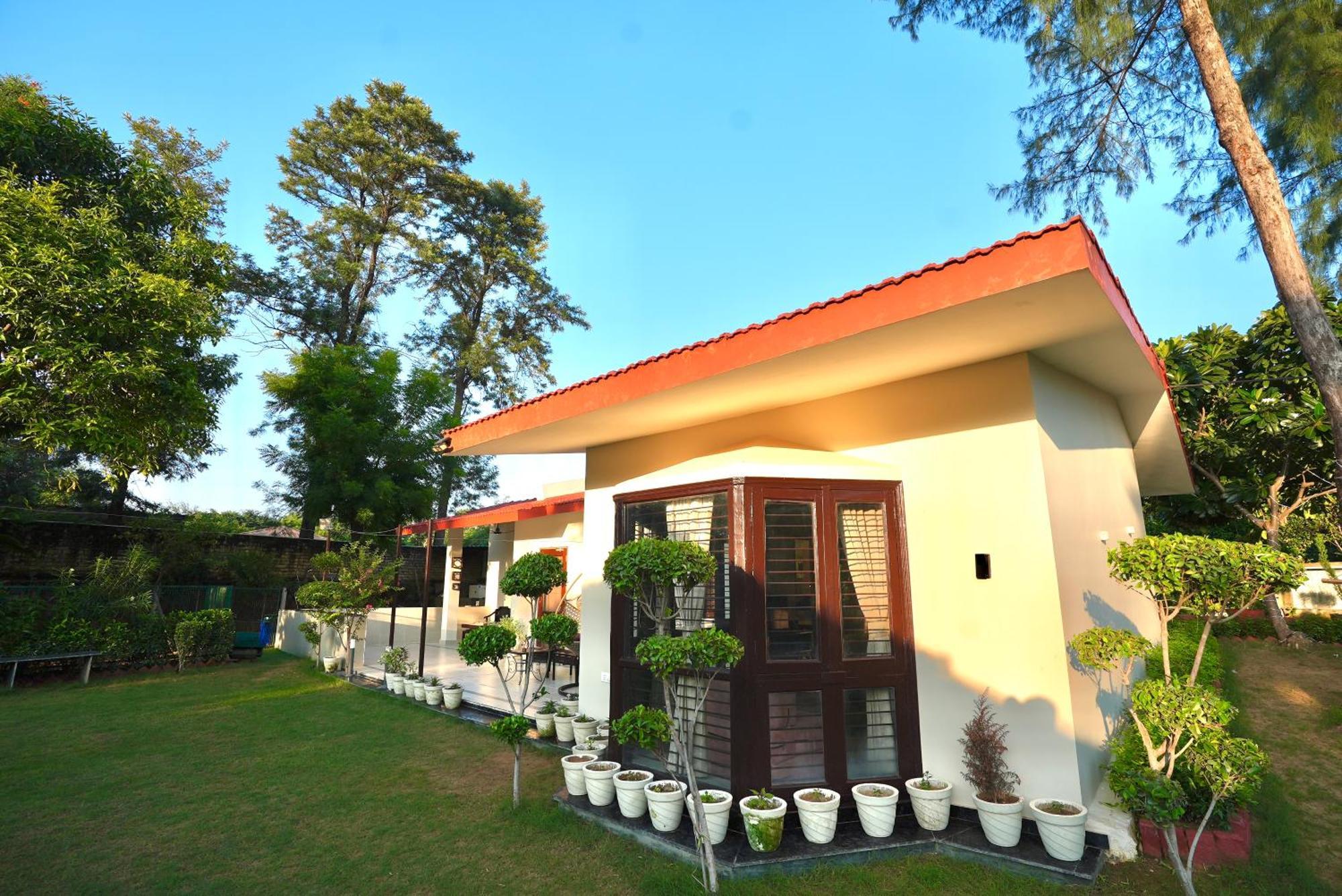 Farm The Retreat - With Private Pool Villa Manesar Bagian luar foto
