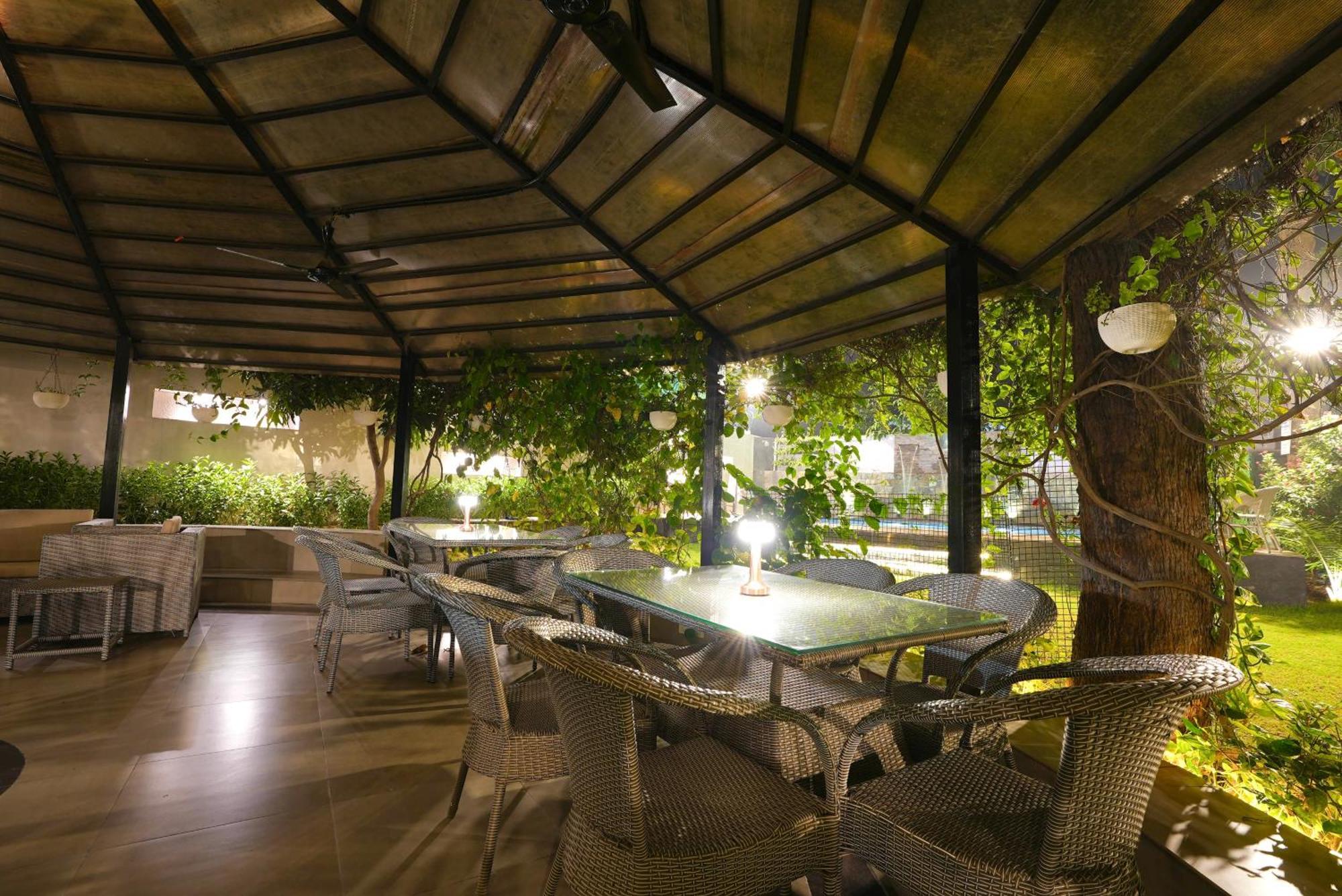 Farm The Retreat - With Private Pool Villa Manesar Bagian luar foto
