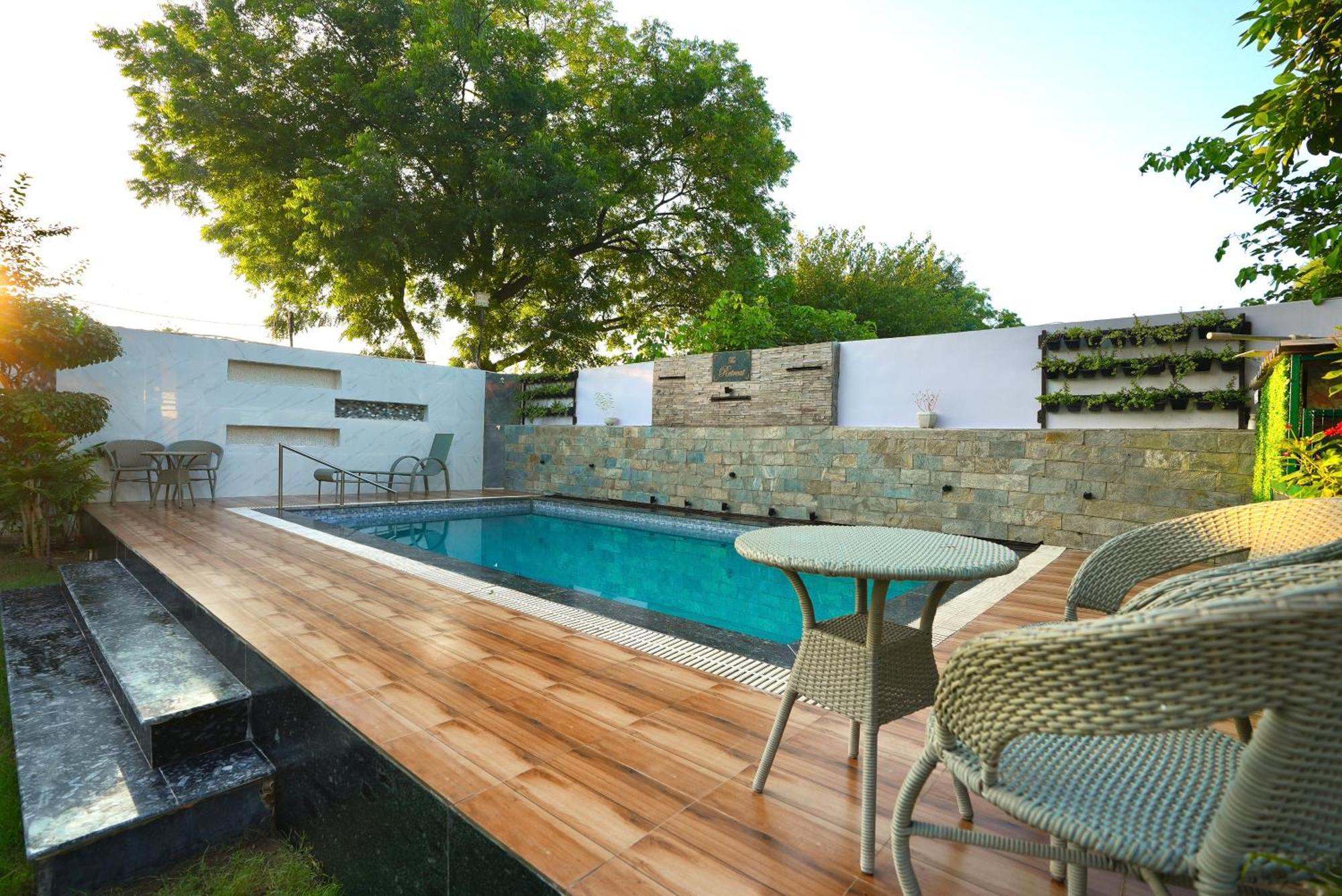 Farm The Retreat - With Private Pool Villa Manesar Bagian luar foto