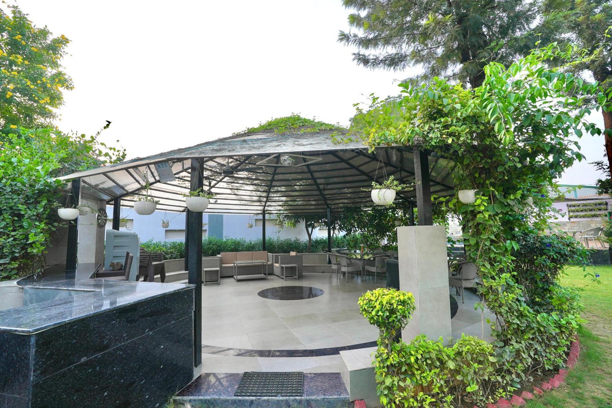 Farm The Retreat - With Private Pool Villa Manesar Bagian luar foto